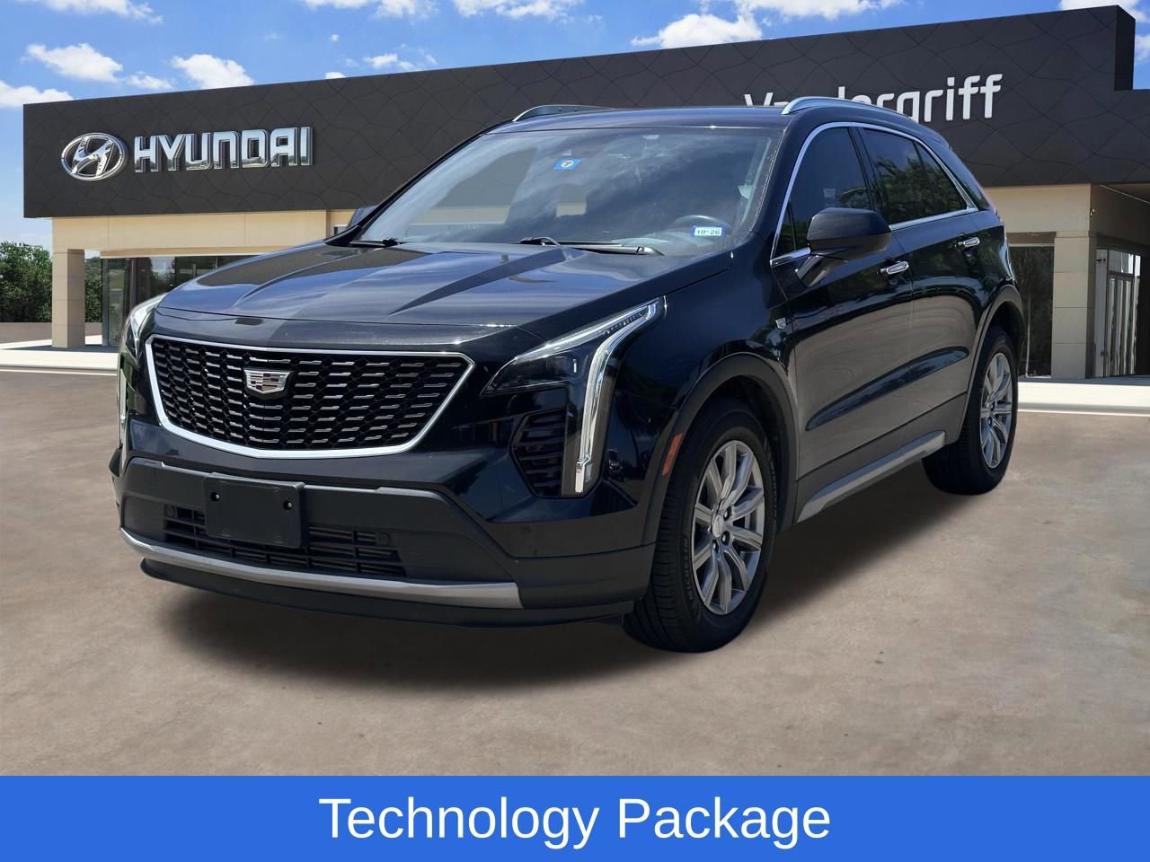 Used 2020 Cadillac XT4 Premium Luxury FWD image 2