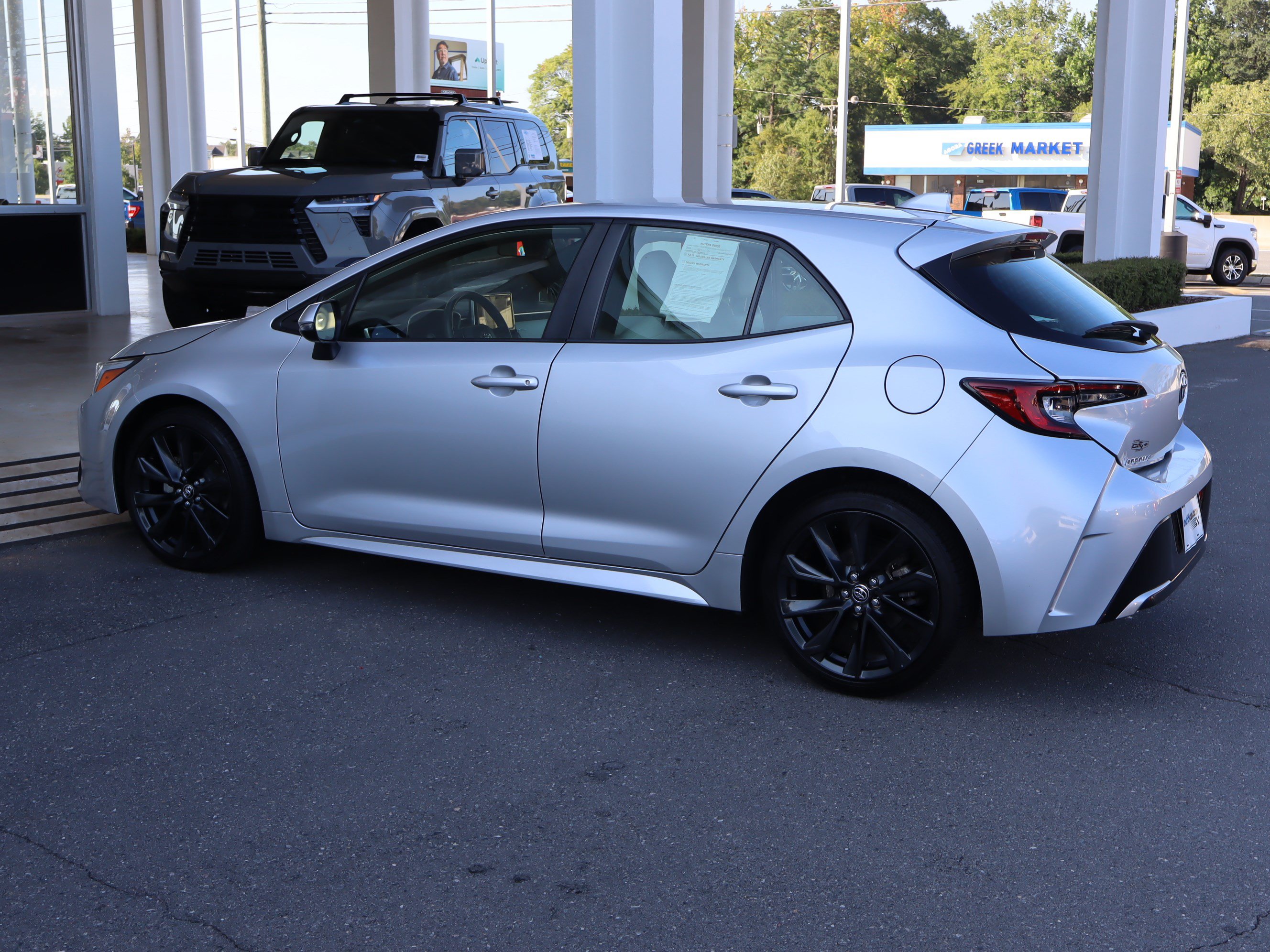 Used 2024 Toyota Corolla XSE FWD image 8