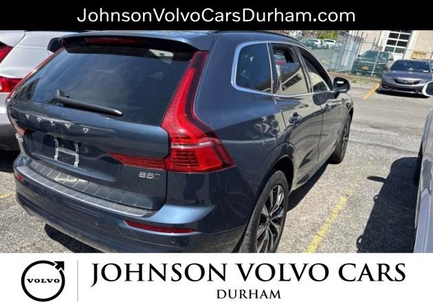 Used 2023 Volvo XC60 B5 Core w/ Climate Package AWD/4WD image 3
