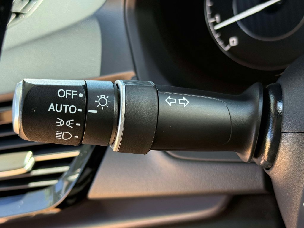 Used 2025 Acura RDX SH-AWD image 30