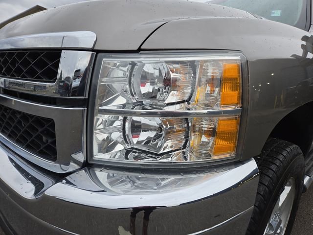 Used 2013 Chevrolet Silverado 2500 LT w/ Custom Sport Truck Package image 6