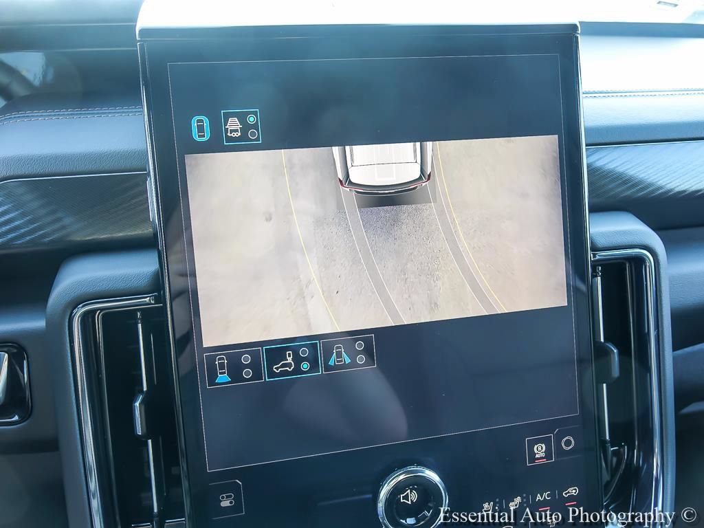 Used 2026 GMC Yukon AT4 AWD/4WD image 24