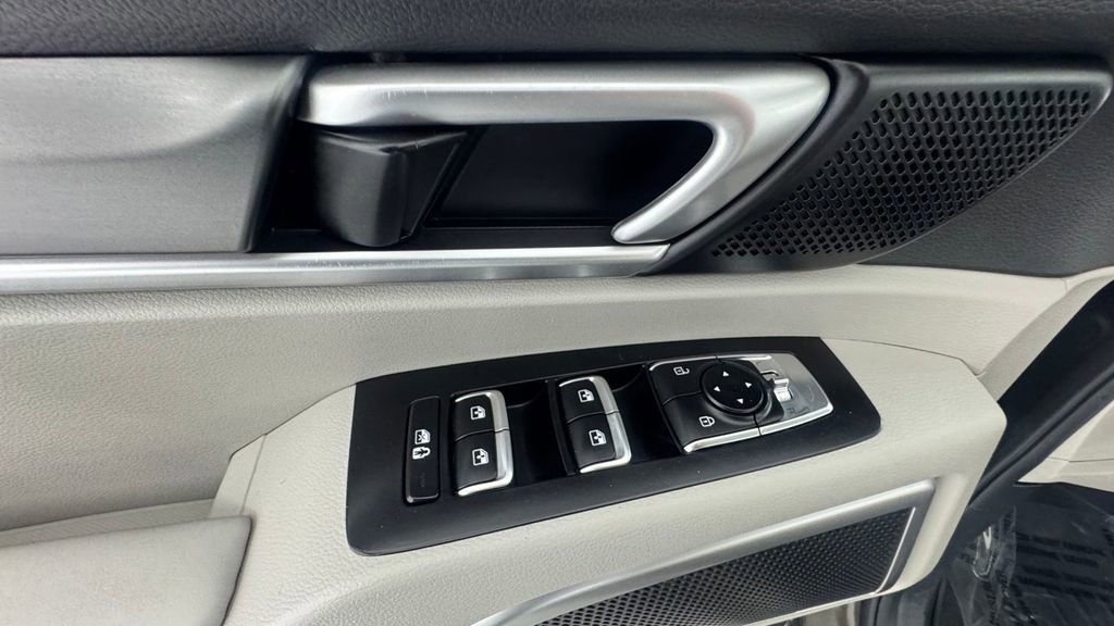 Used 2022 Kia Telluride S FWD image 20