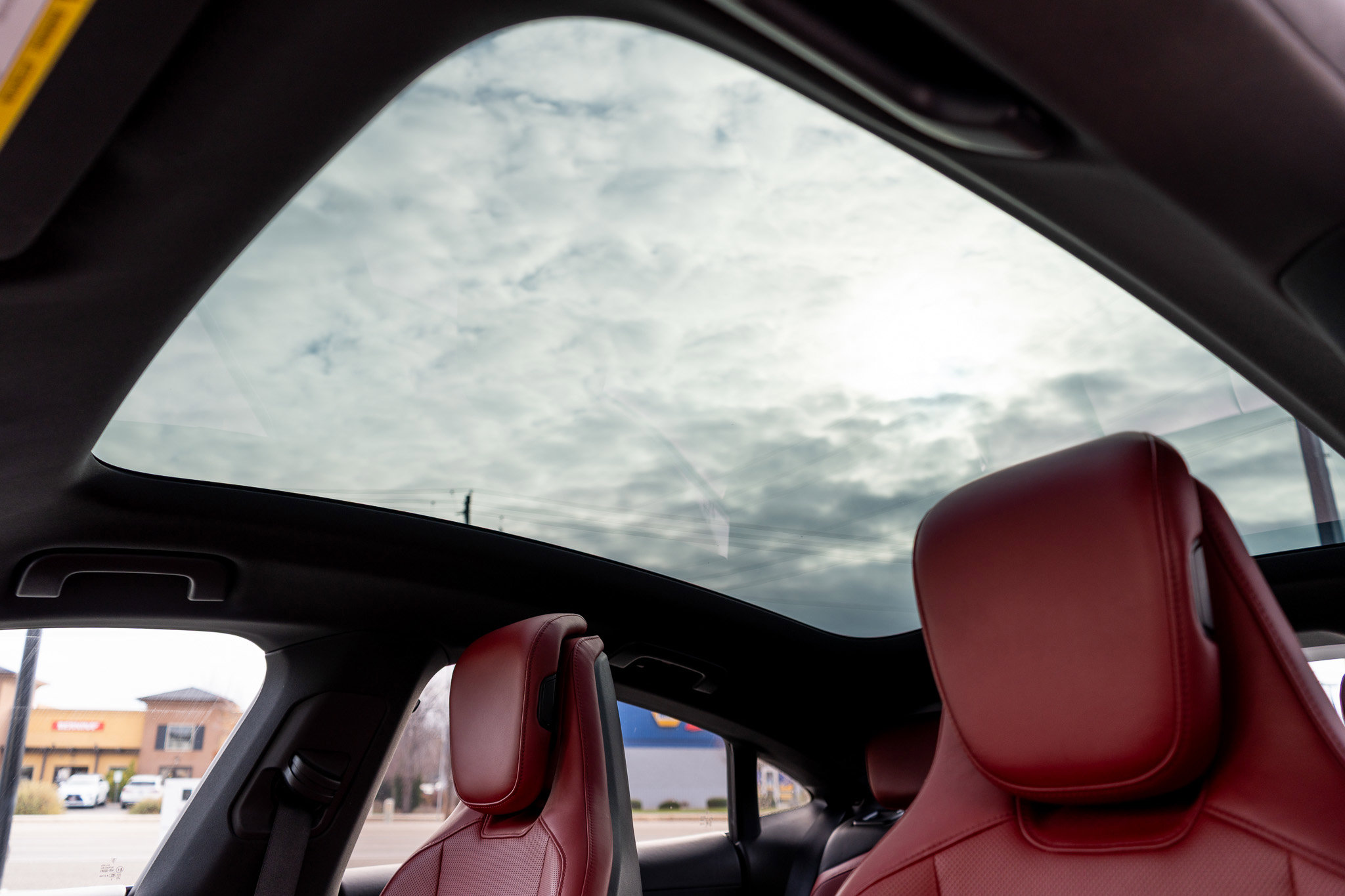 Used 2020 Porsche Taycan 4S image 32