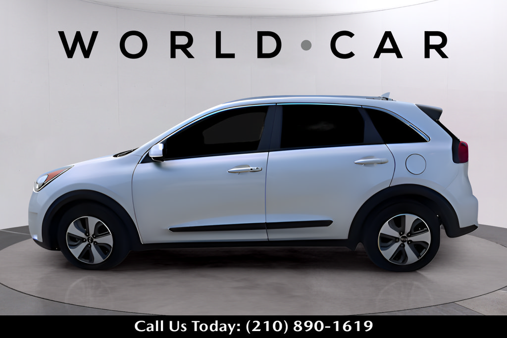 Used 2019 Kia Niro EX w/ Option Group 040 FWD image 2