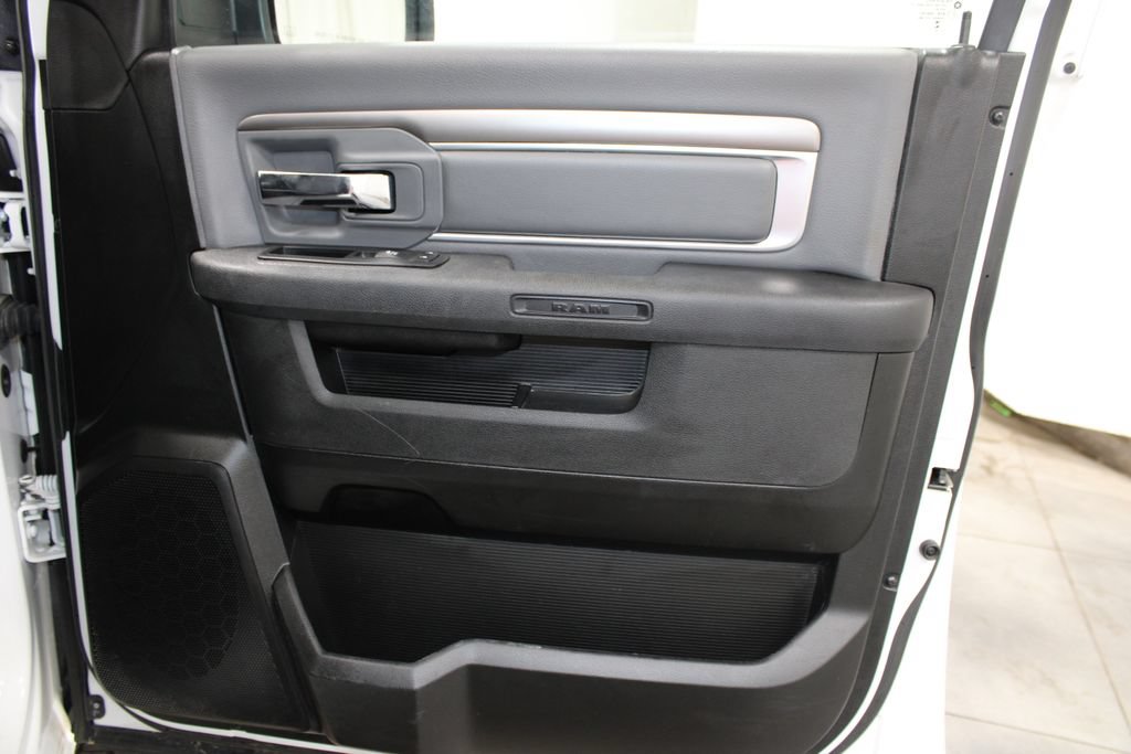 Used 2024 RAM 1500 Classic SLT AWD/4WD image 31