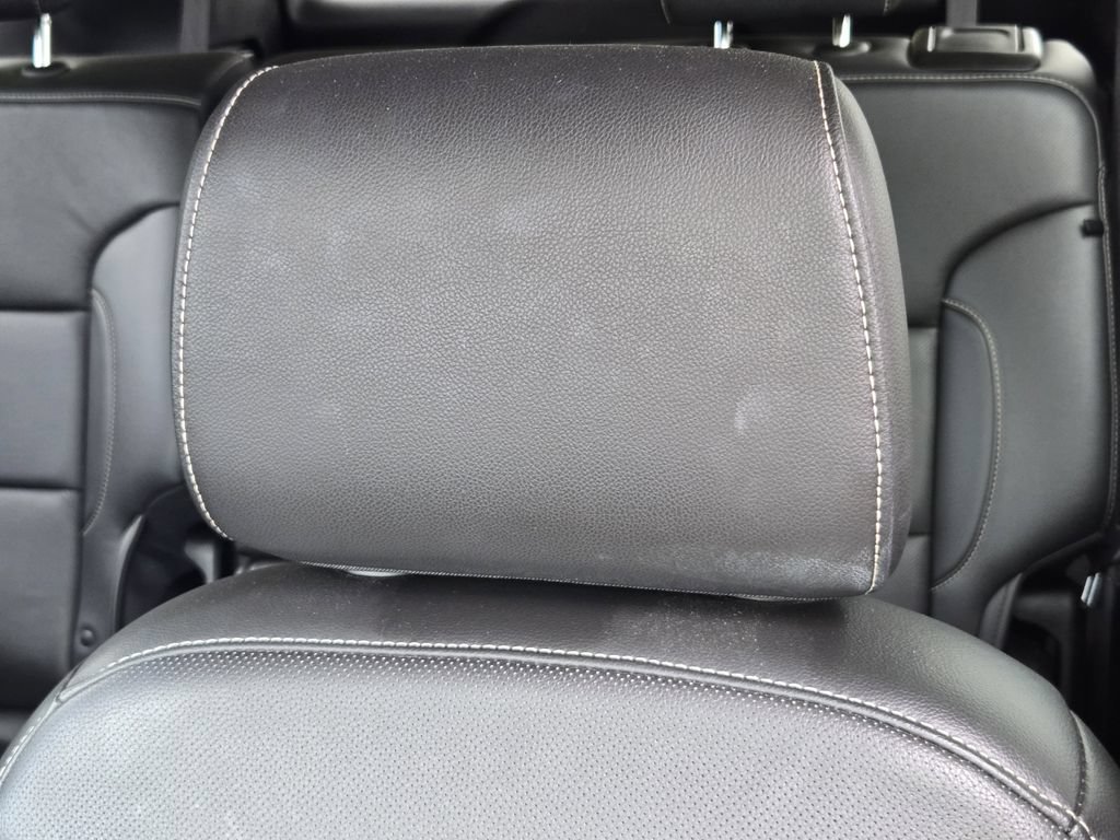 Used 2023 GMC Acadia SLT FWD image 17