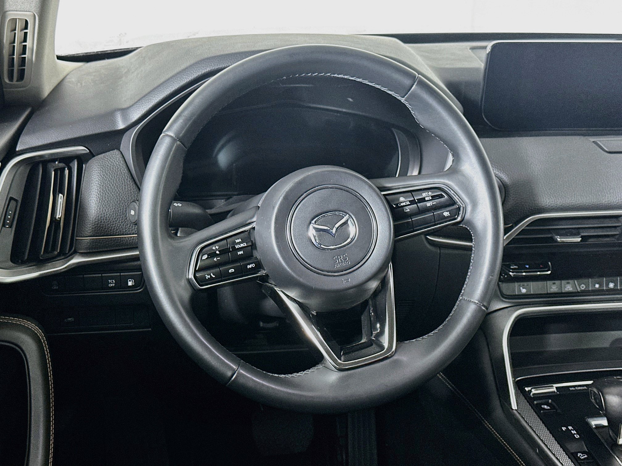 Used 2024 MAZDA CX-90 Plug-In Hybrid w/ Preferred AWD/4WD image 18