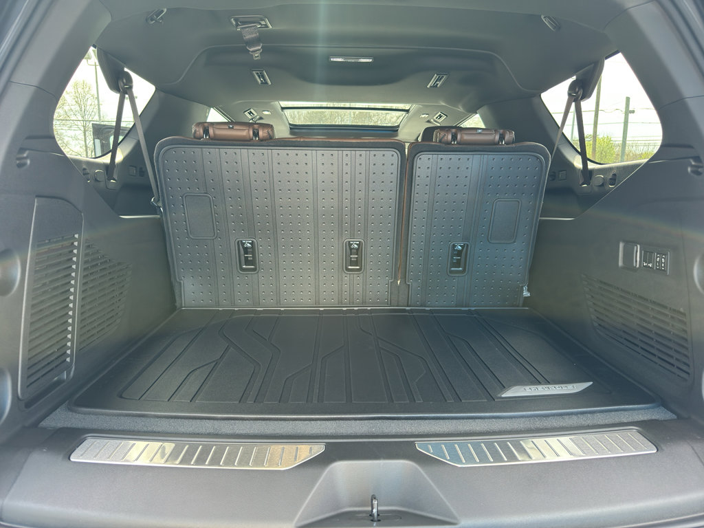 New 2026 Chevrolet Suburban High Country image 30