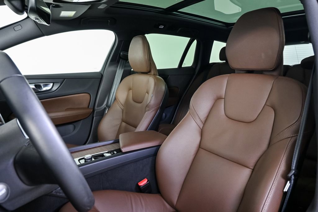 Certified 2025 Volvo V60 B5 Cross Country Plus image 7