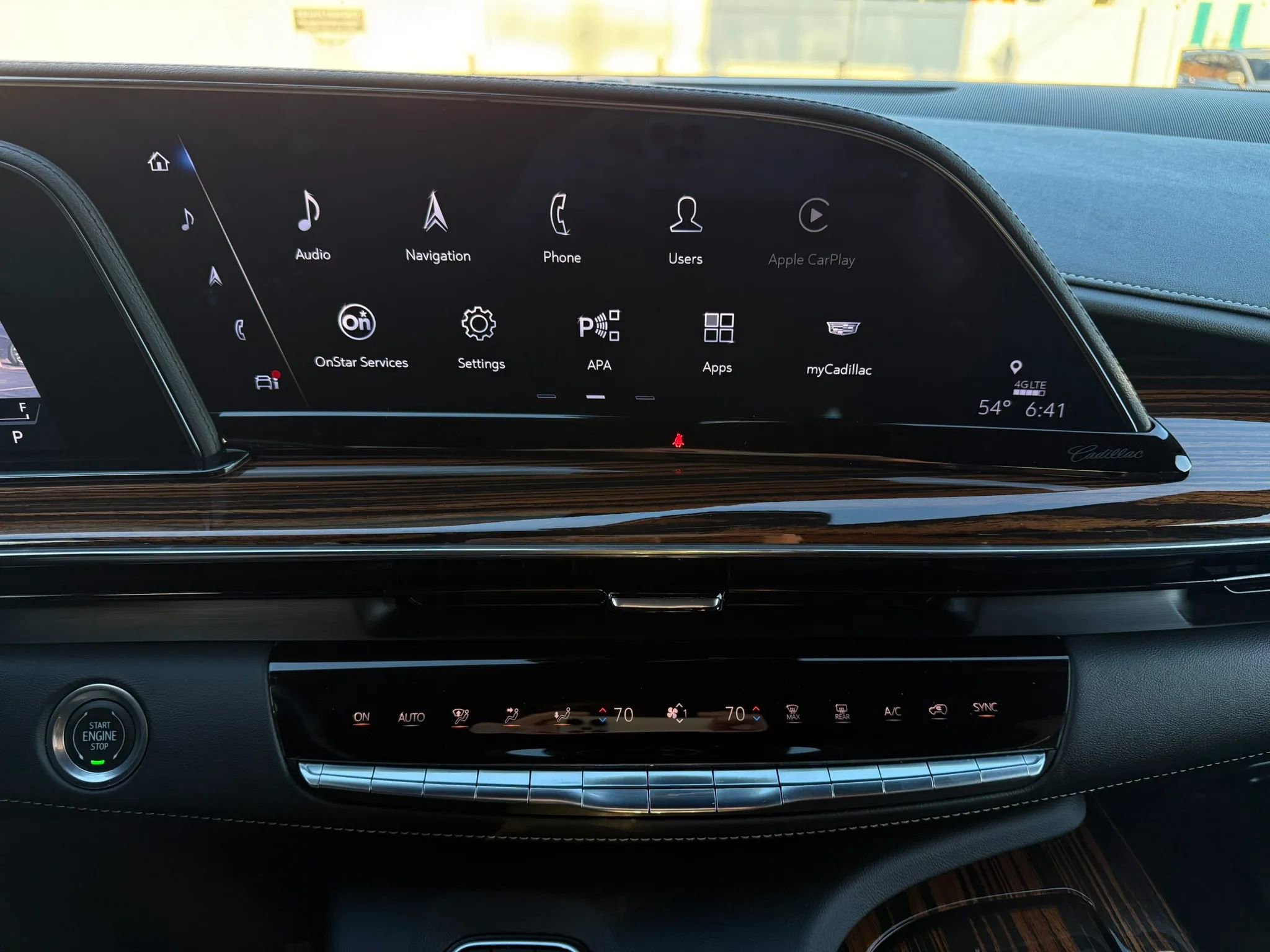 Used 2023 Cadillac Escalade ESV Premium Luxury AWD/4WD image 29