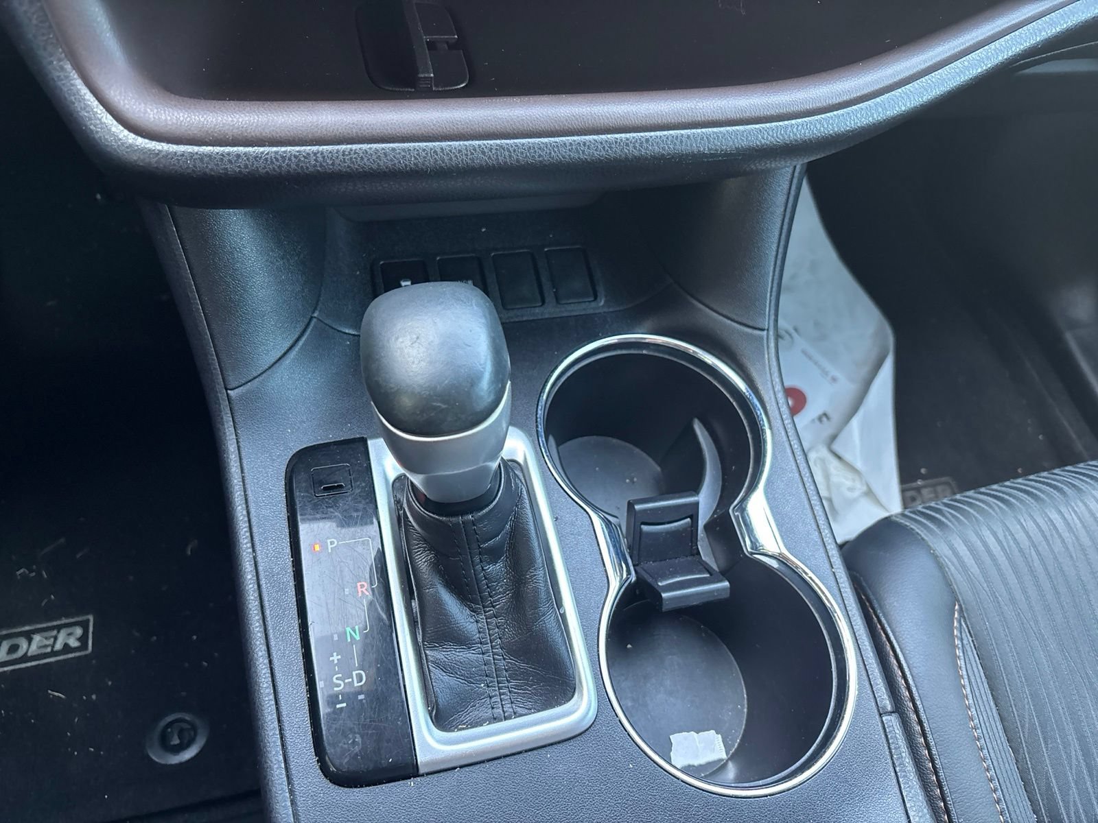 Used 2019 Toyota Highlander Plus FWD image 17