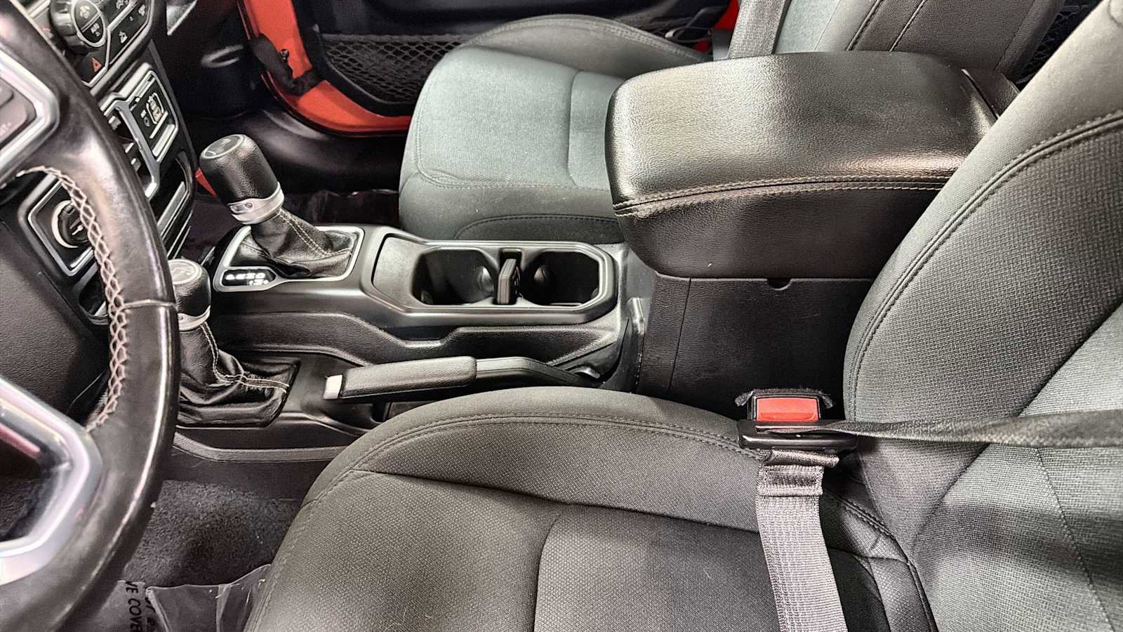 Used 2021 Jeep Wrangler Unlimited Sahara image 22
