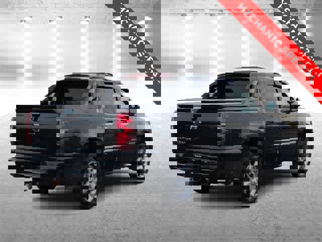 Used 2013 Chevrolet Avalanche LTZ image 8