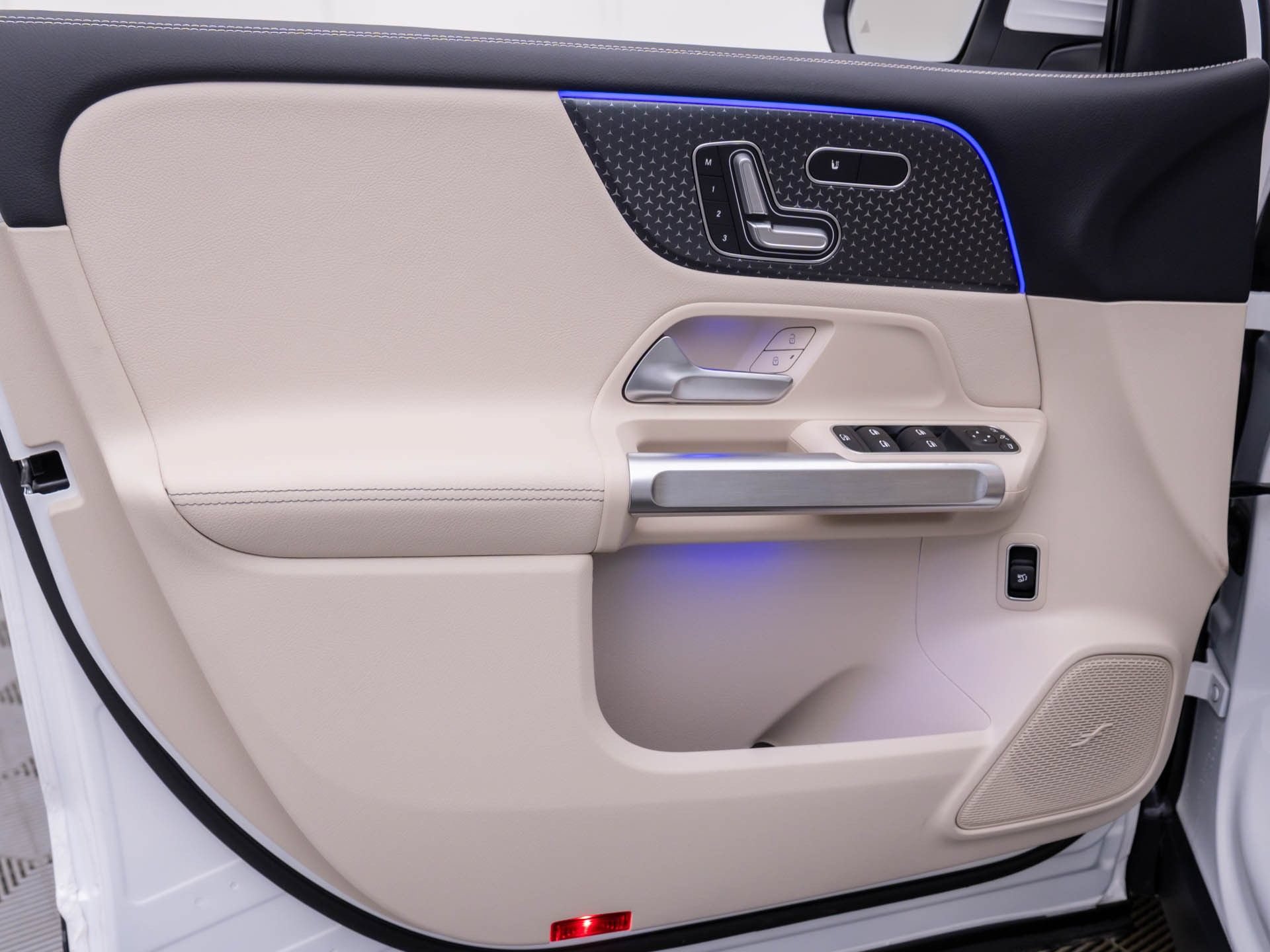 New 2026 Mercedes-Benz GLB 250 4MATIC image 14