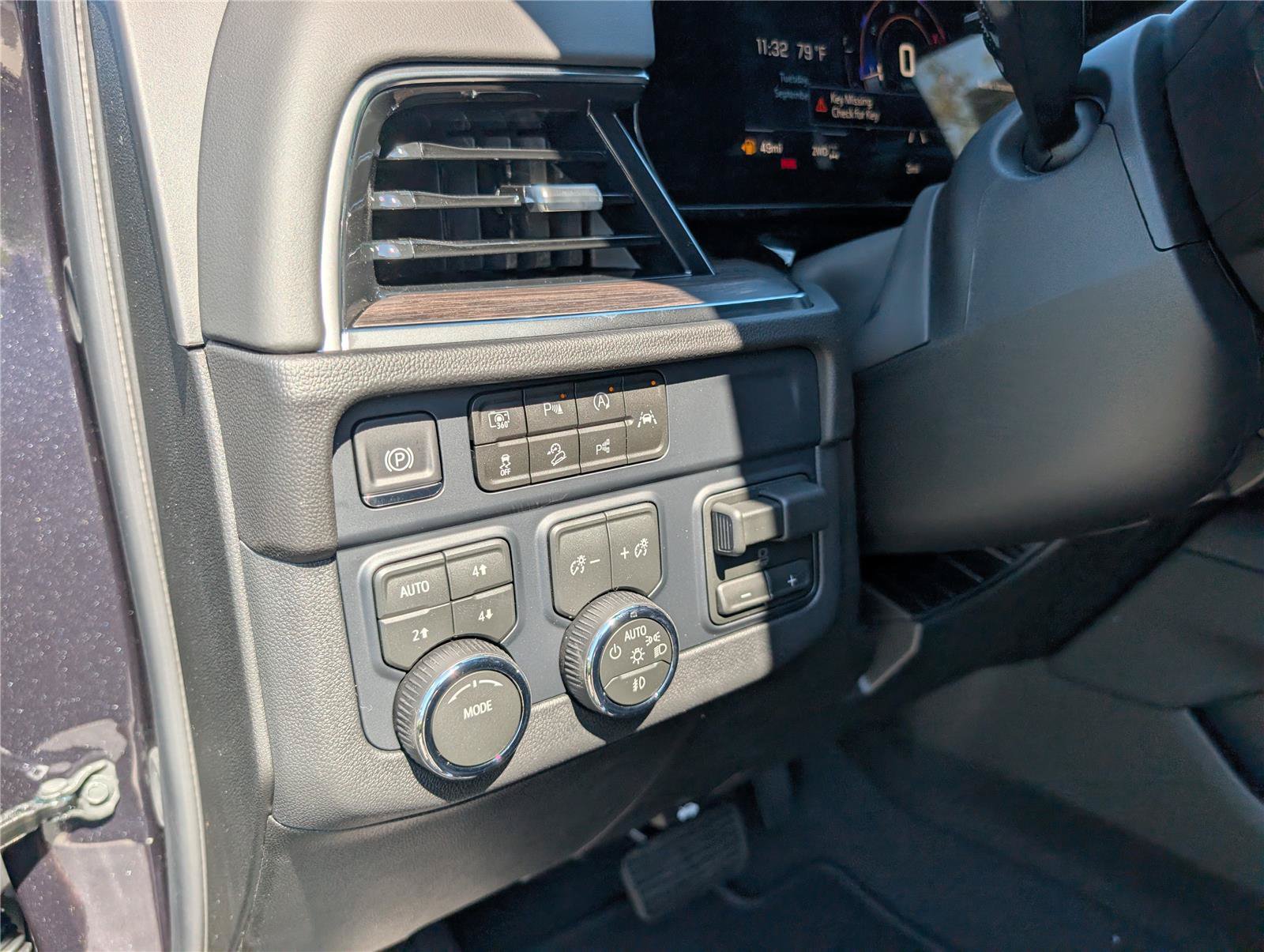 New 2026 Chevrolet Tahoe LT w/ Comfort Package AWD/4WD image 21