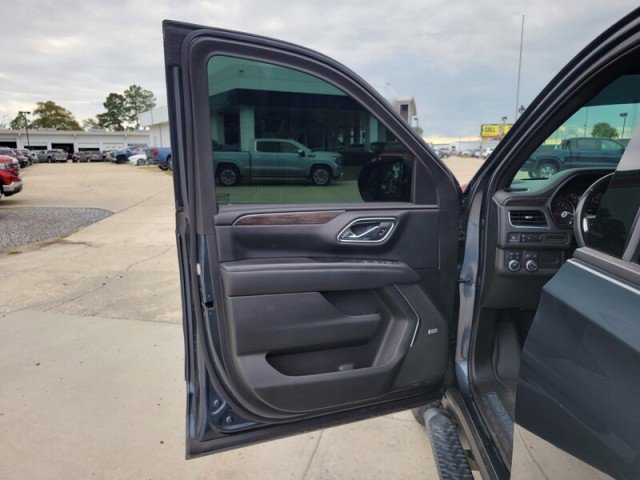 Used 2021 Chevrolet Tahoe Z71 w/ Rear Media and Nav Package AWD/4WD image 14