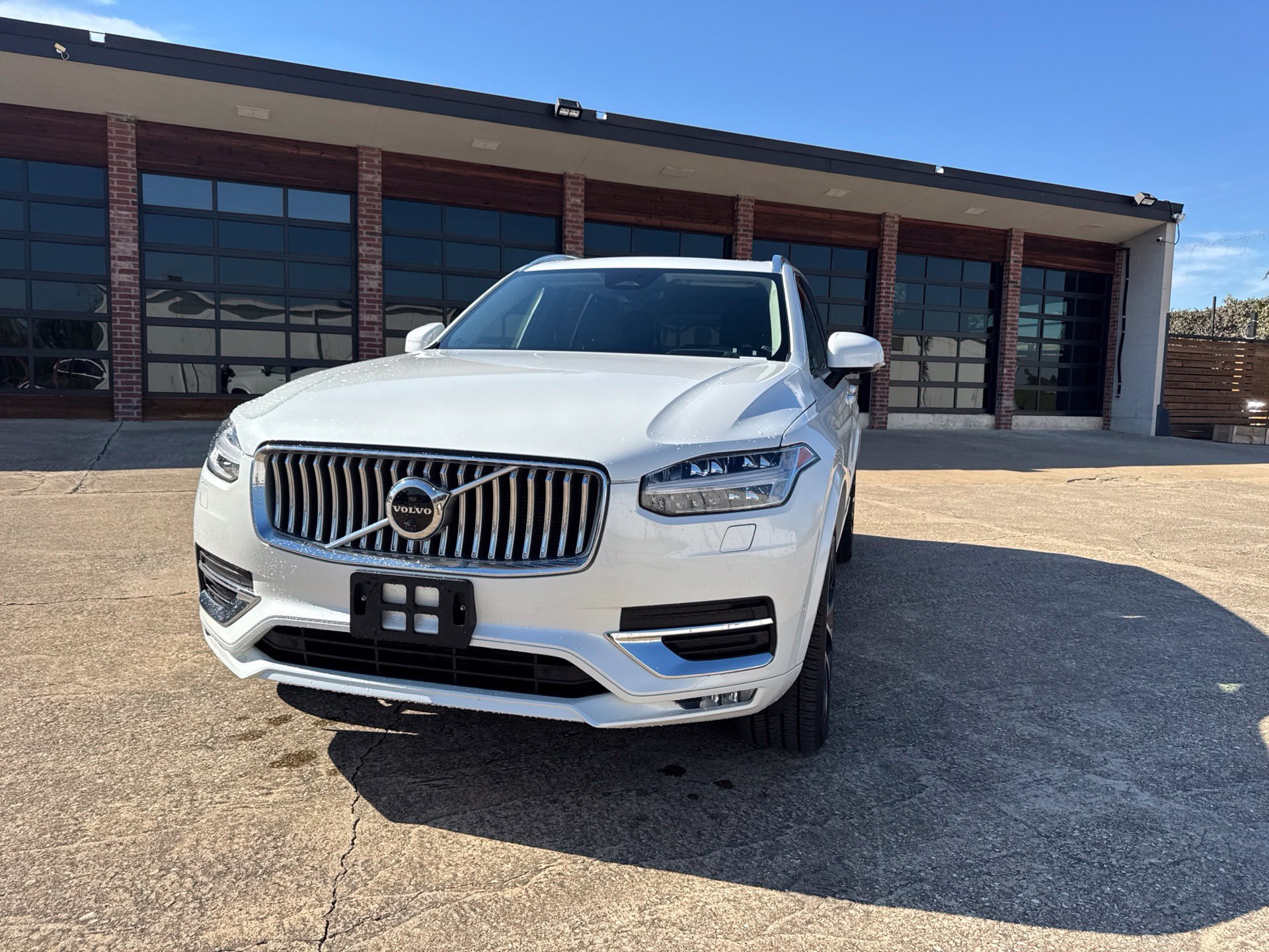 Used 2023 Volvo XC90 B5 Plus w/ Protection Package Premier AWD/4WD image 1