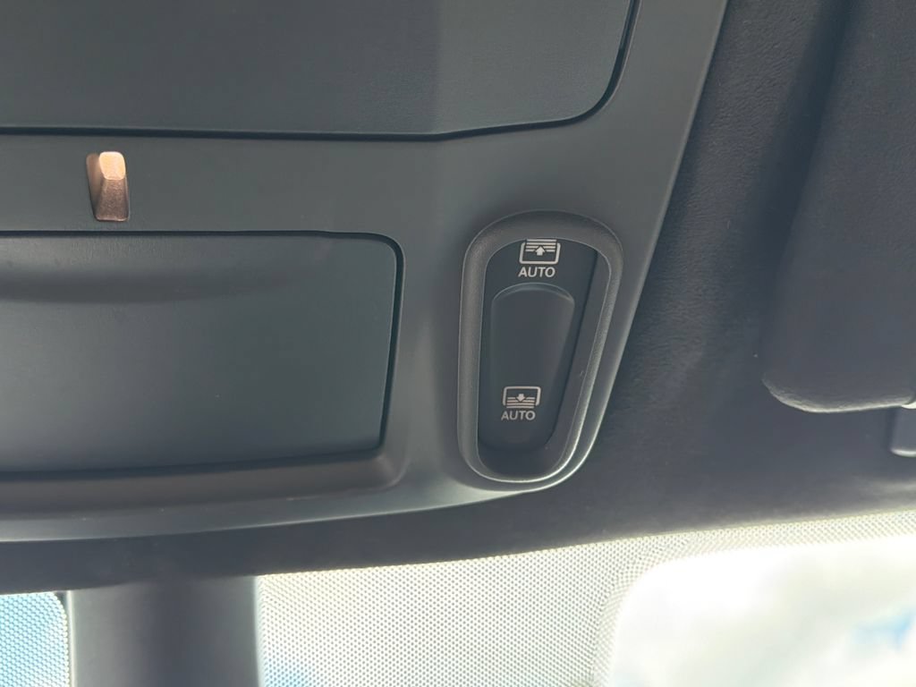 Used 2024 Chrysler Pacifica Pinnacle AWD/4WD image 33