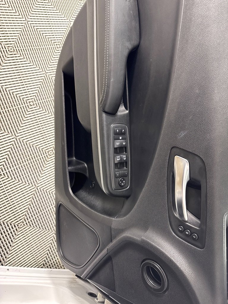 Used 2020 Dodge Charger SXT w/ Leather Interior Group image 12