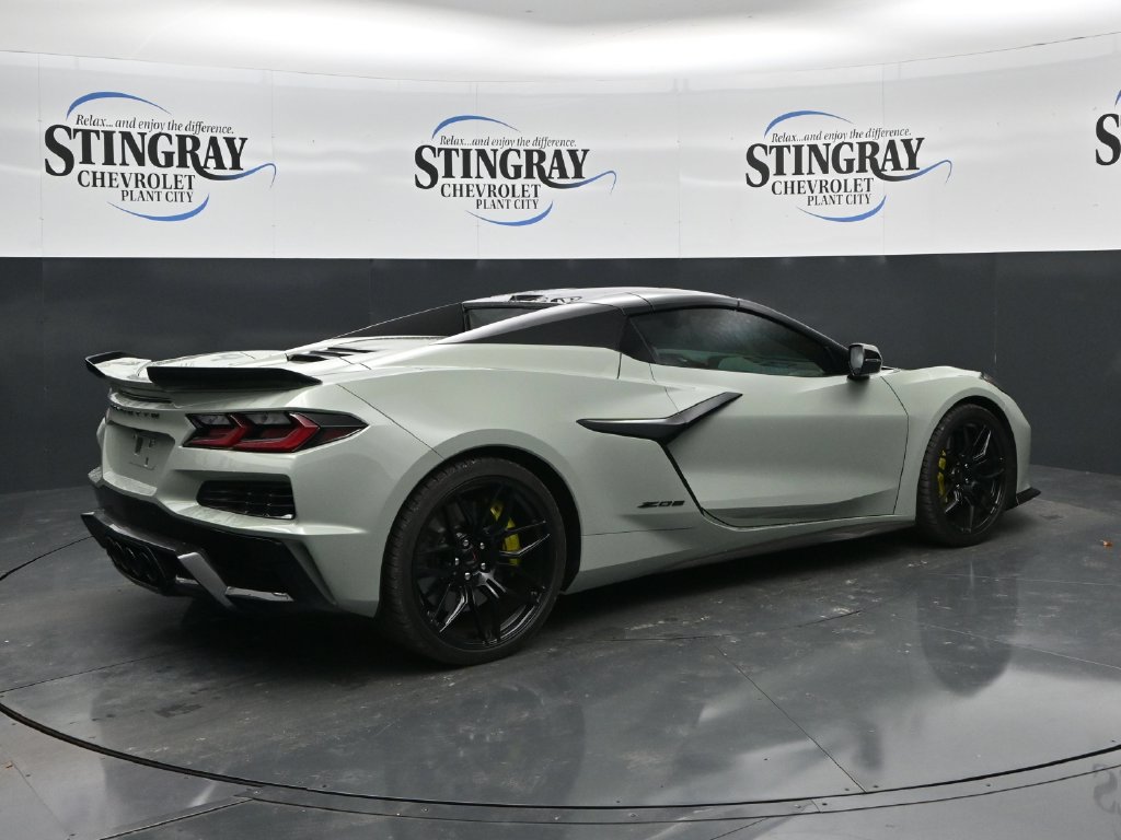 Used 2024 Chevrolet Corvette Z06 w/ Stealth Interior Trim Package RWD image 7