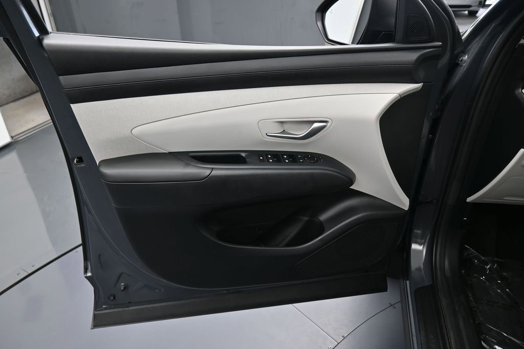 Used 2025 Hyundai Tucson SEL AWD/4WD image 13