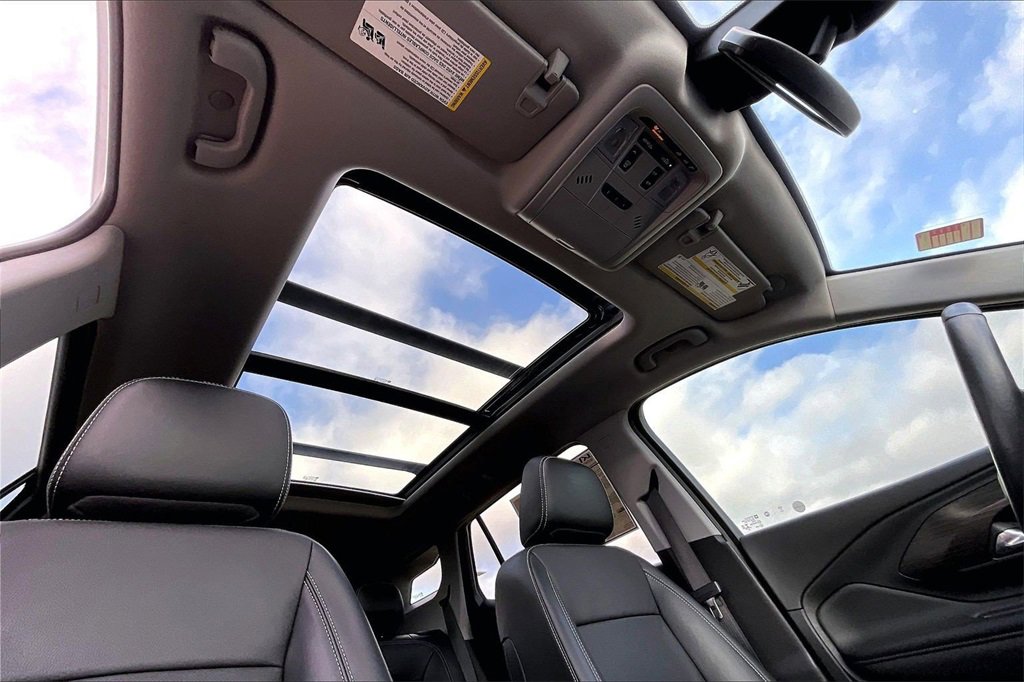 Used 2022 GMC Terrain SLT image 22