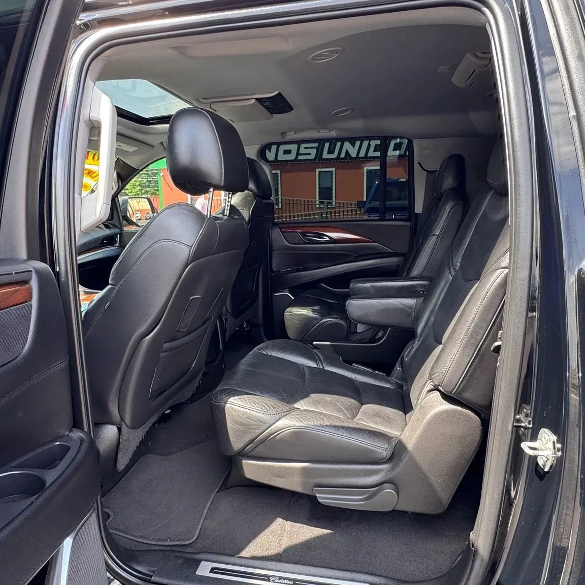 Used 2019 Cadillac Escalade ESV Luxury image 8