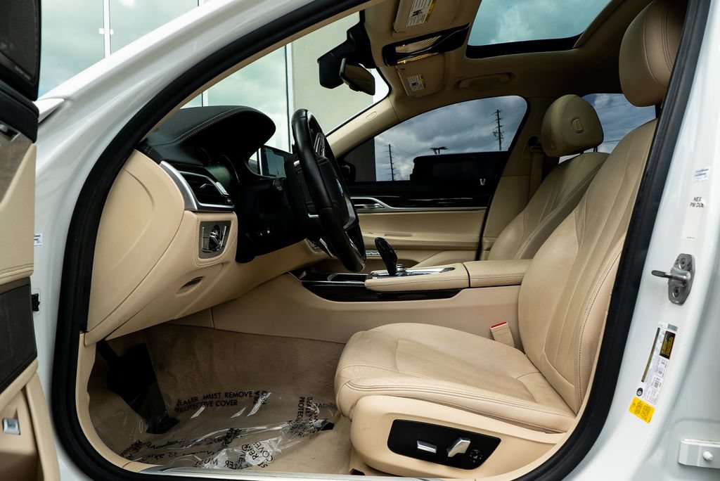 Used 2018 BMW 740i RWD image 21