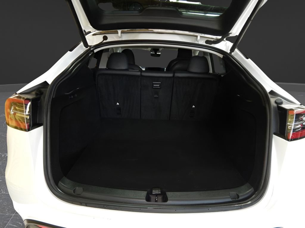 Used 2023 Tesla Model Y Long Range AWD/4WD image 6