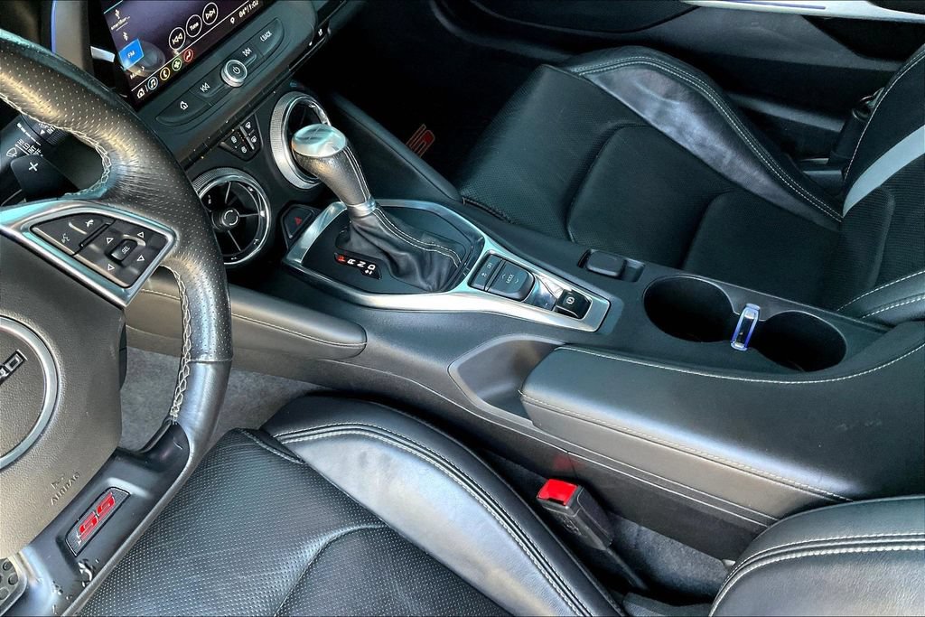 Used 2019 Chevrolet Camaro SS RWD image 8
