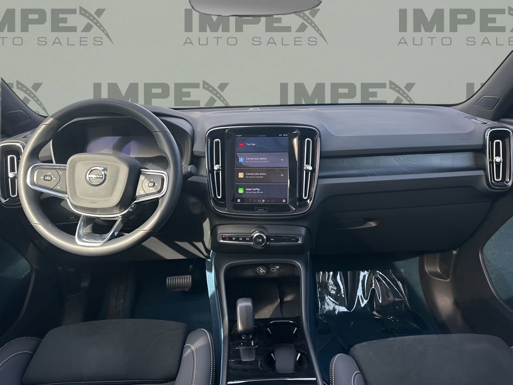 Used 2023 Volvo C40 P8 Recharge Ultimate image 14