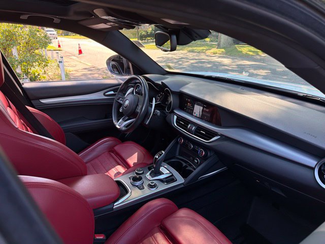 Used 2023 Alfa Romeo Stelvio Veloce AWD/4WD image 24