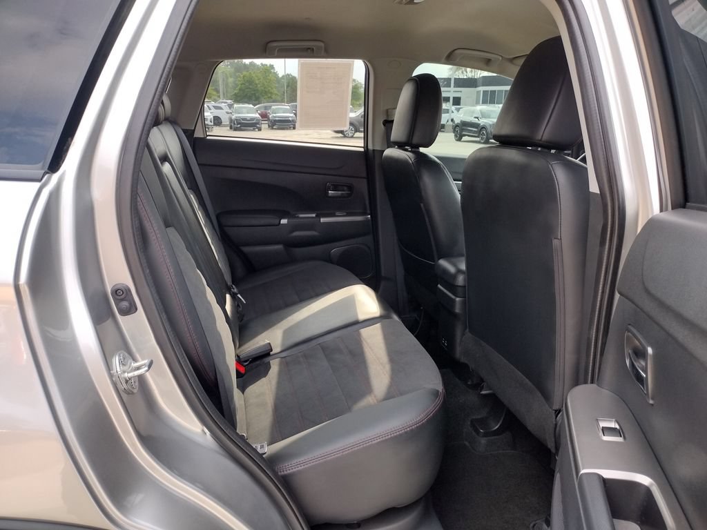 Used 2023 Mitsubishi Outlander Sport SE AWD/4WD image 9