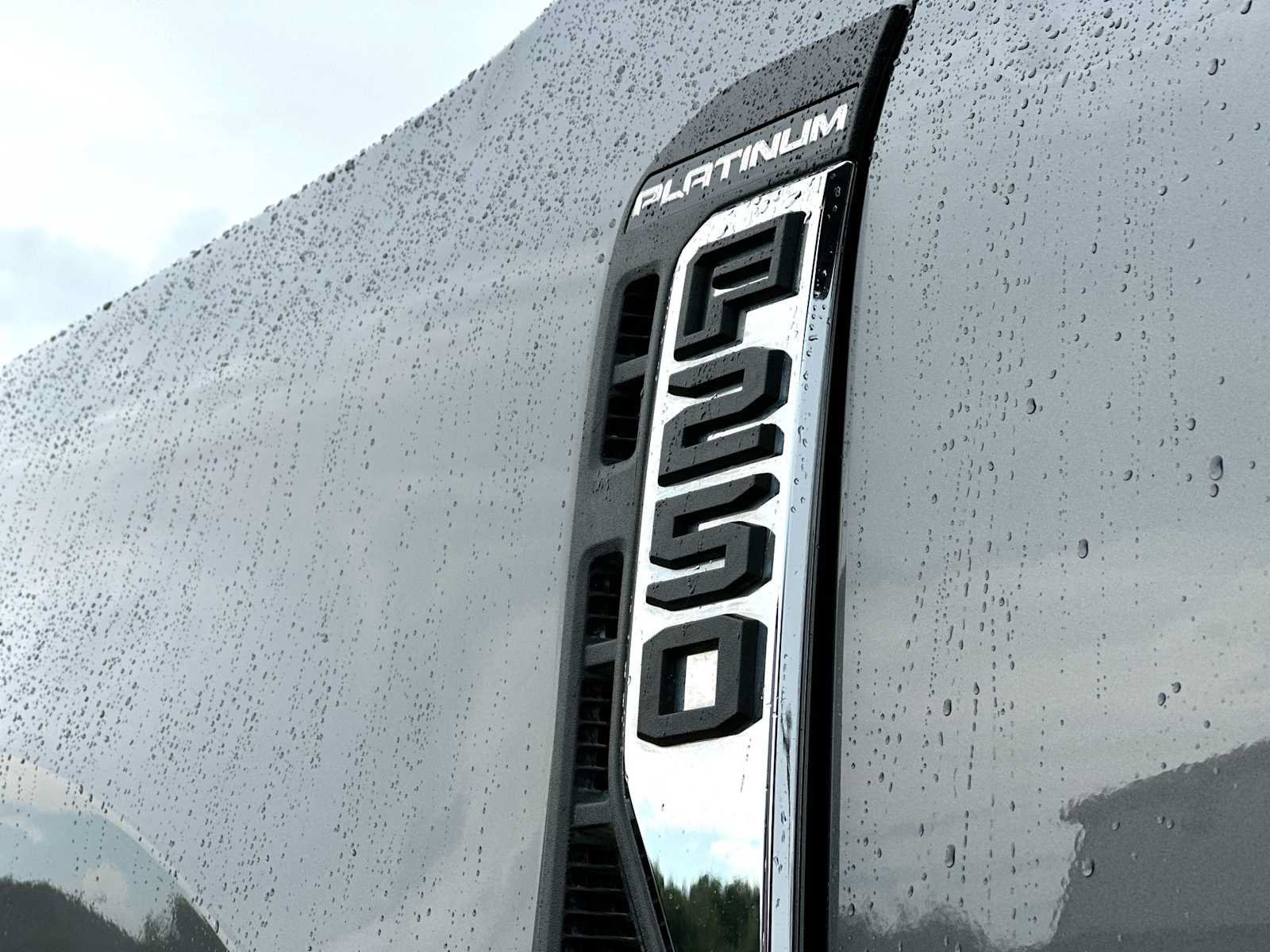 Used 2025 Ford F250 Platinum w/ Platinum Plus Package AWD/4WD image 15