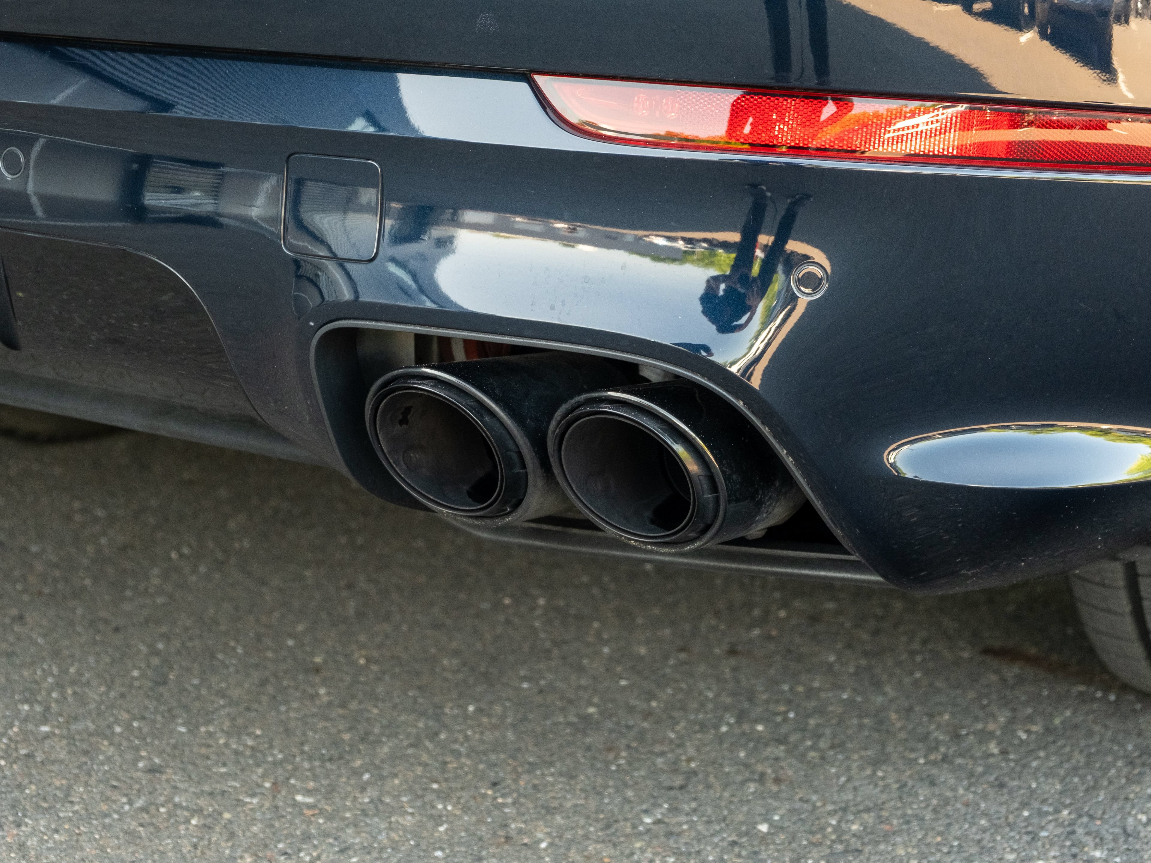 Certified 2023 Porsche Cayenne Turbo S AWD/4WD image 23
