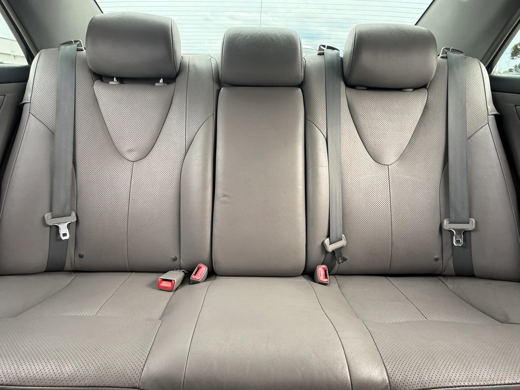 Used 2010 Toyota Camry SE FWD image 22