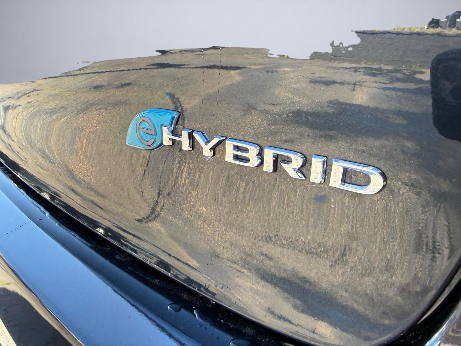 Used 2023 Chrysler Pacifica Touring-L FWD image 6