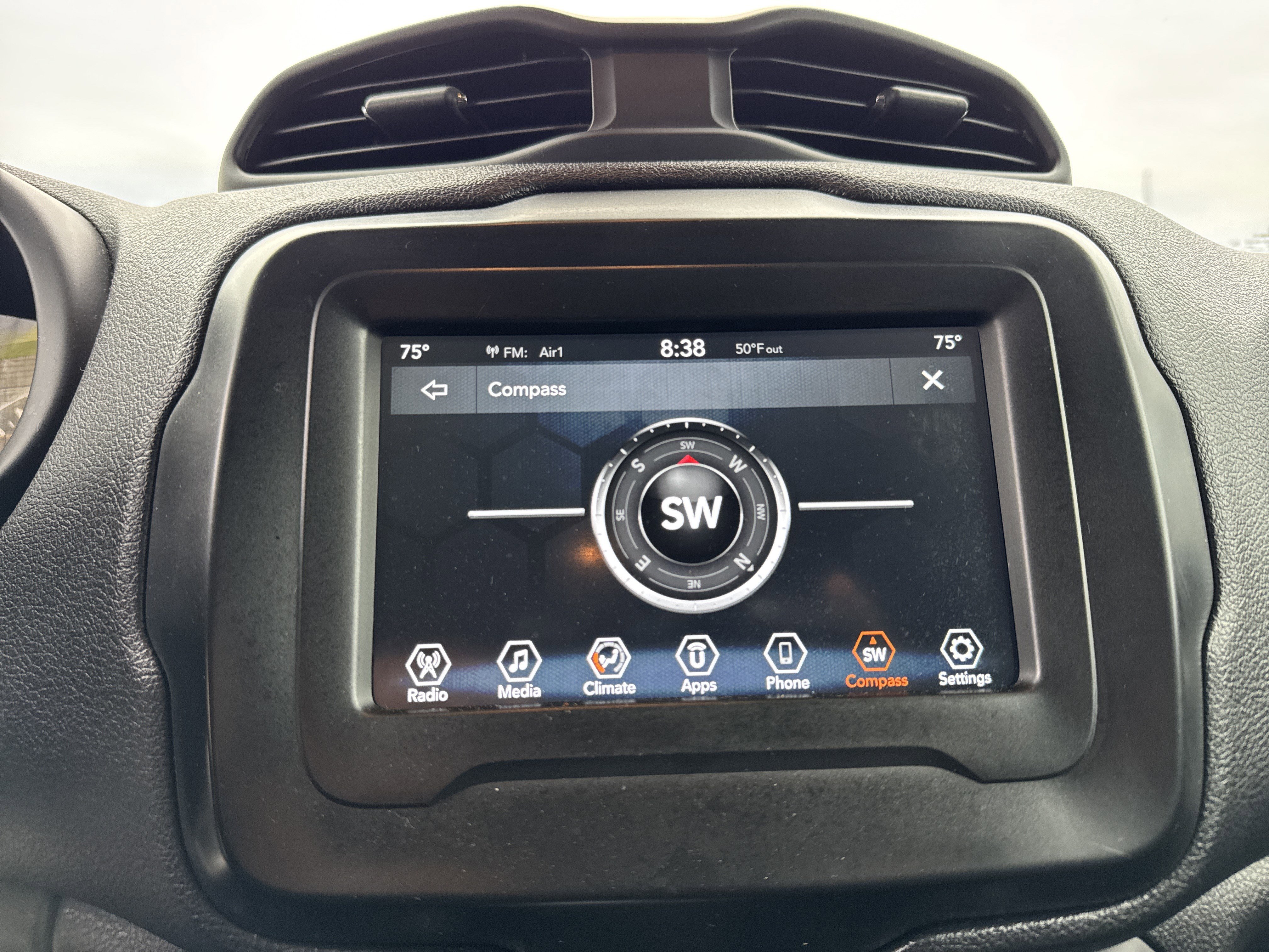 Used 2018 Jeep Renegade Altitude image 24