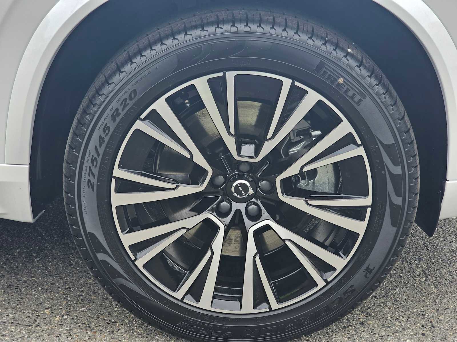 Used 2025 Volvo XC90 T8 Plus w/ Protection Package Premier image 9
