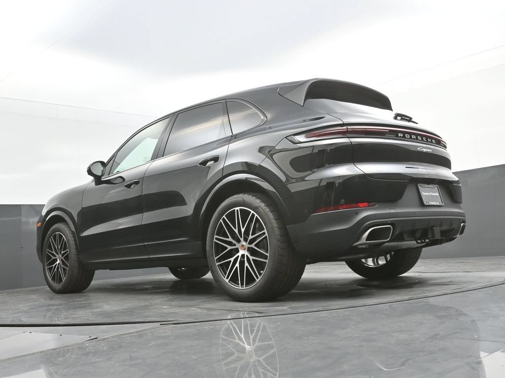 Certified 2026 Porsche Cayenne AWD/4WD image 36