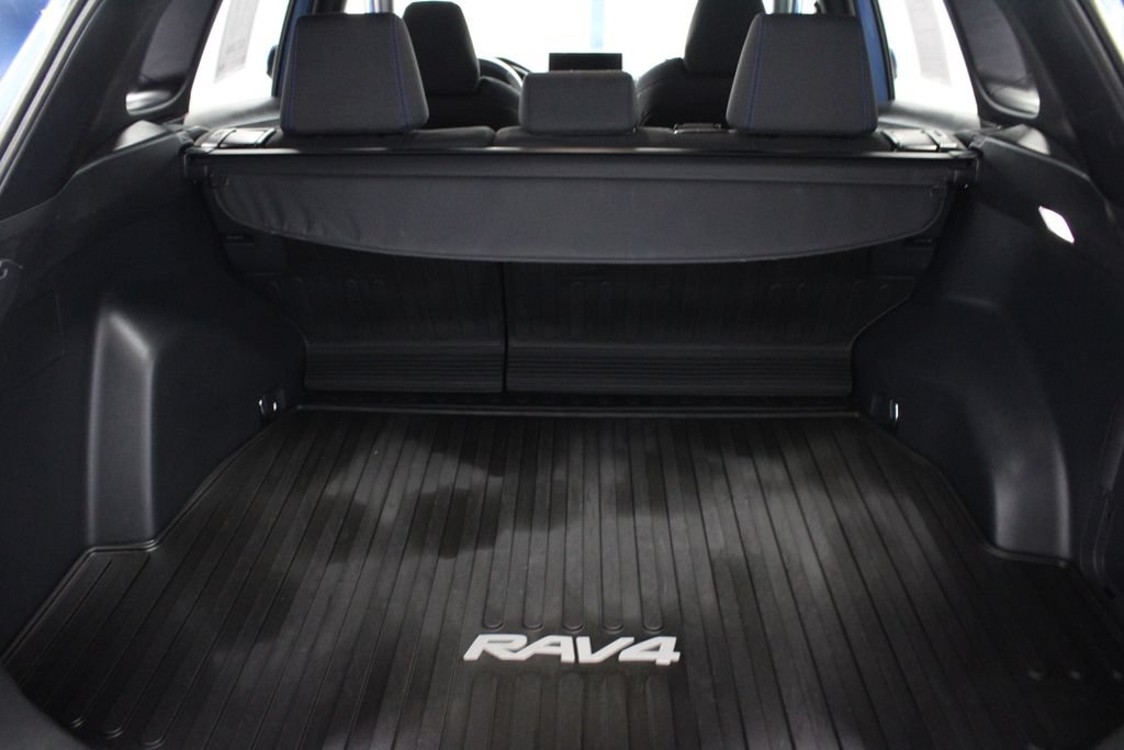 Used 2023 Toyota RAV4 SE w/ Convenience Package AWD/4WD image 16