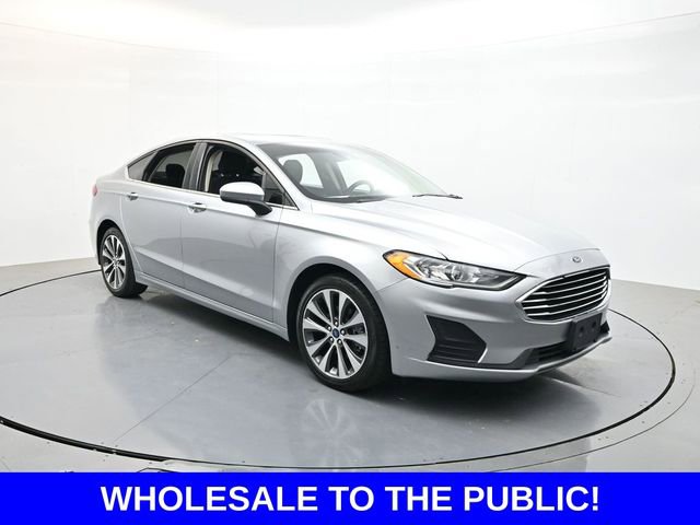 Used 2020 Ford Fusion SE image 1