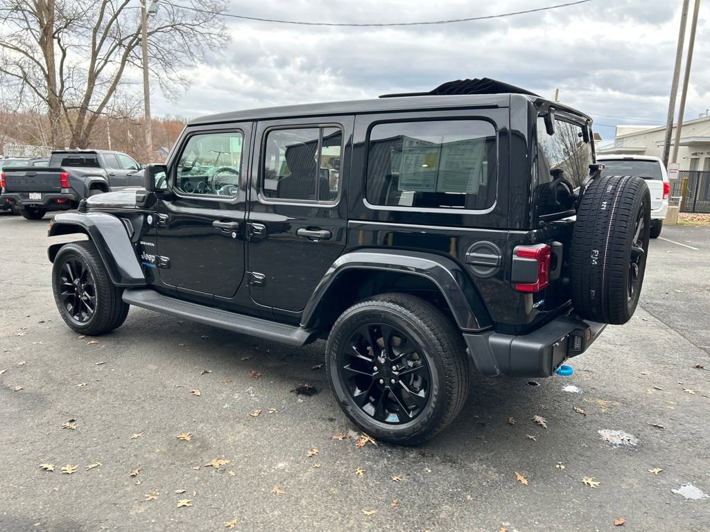 Used 2022 Jeep Wrangler Unlimited Sahara w/ Cold Weather Group image 6