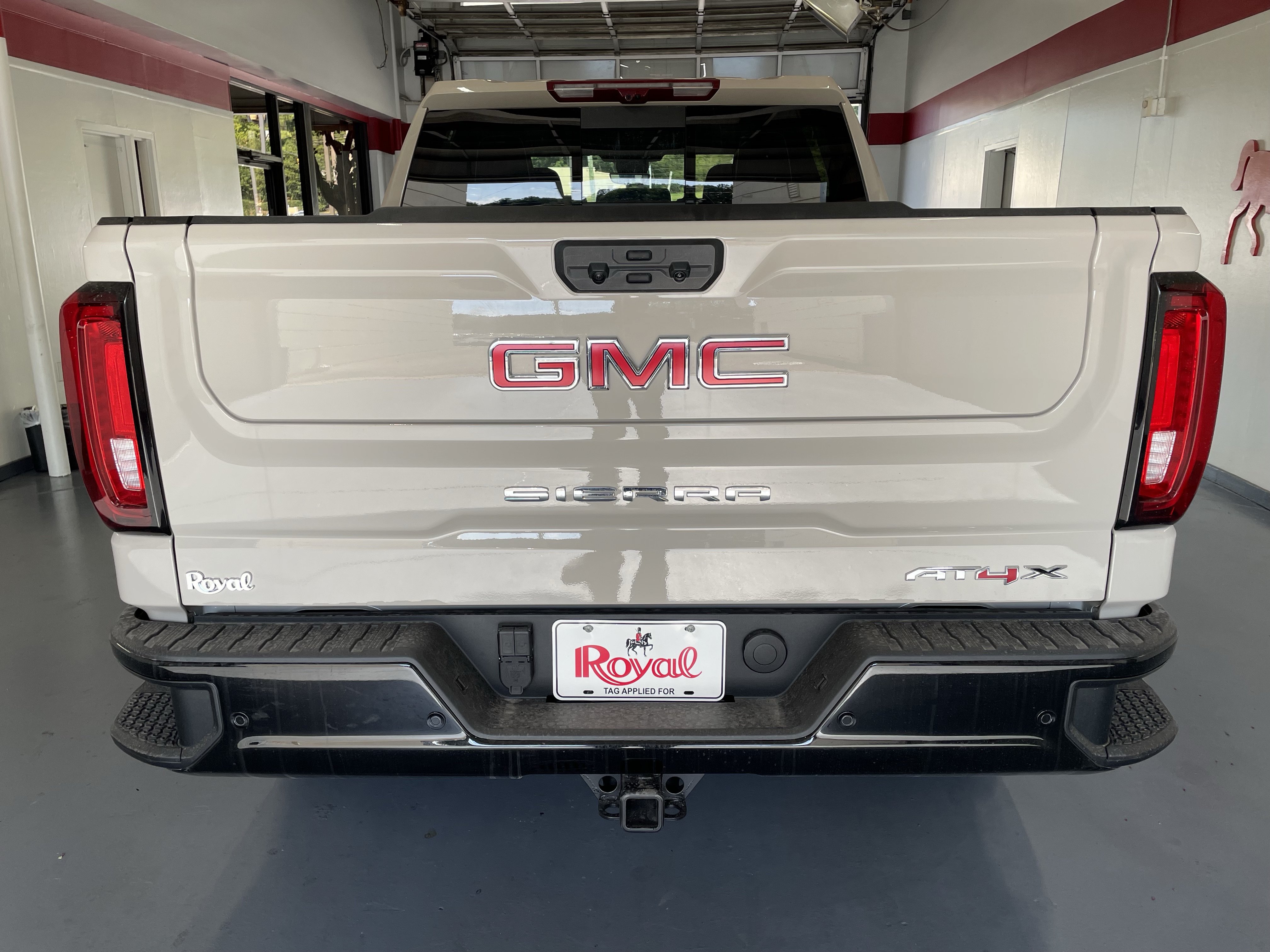 New 2026 GMC Sierra 1500 AT4X w/ LPO, Black Badging Package AWD/4WD image 5