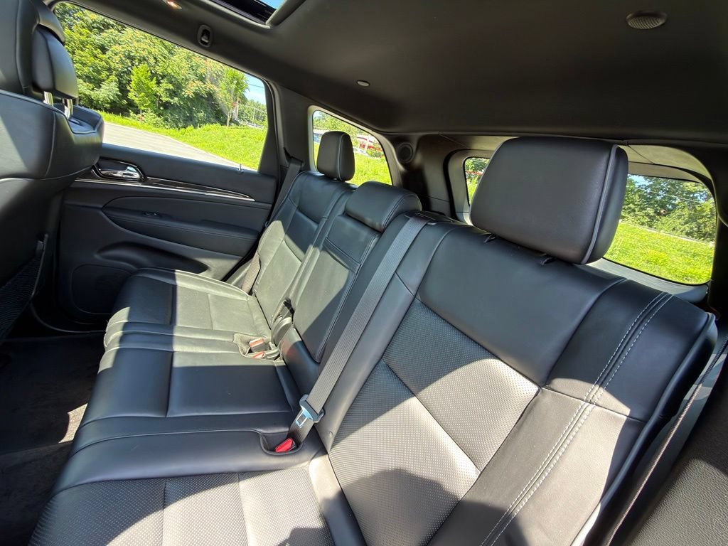 Used 2019 Jeep Grand Cherokee Overland AWD/4WD image 18