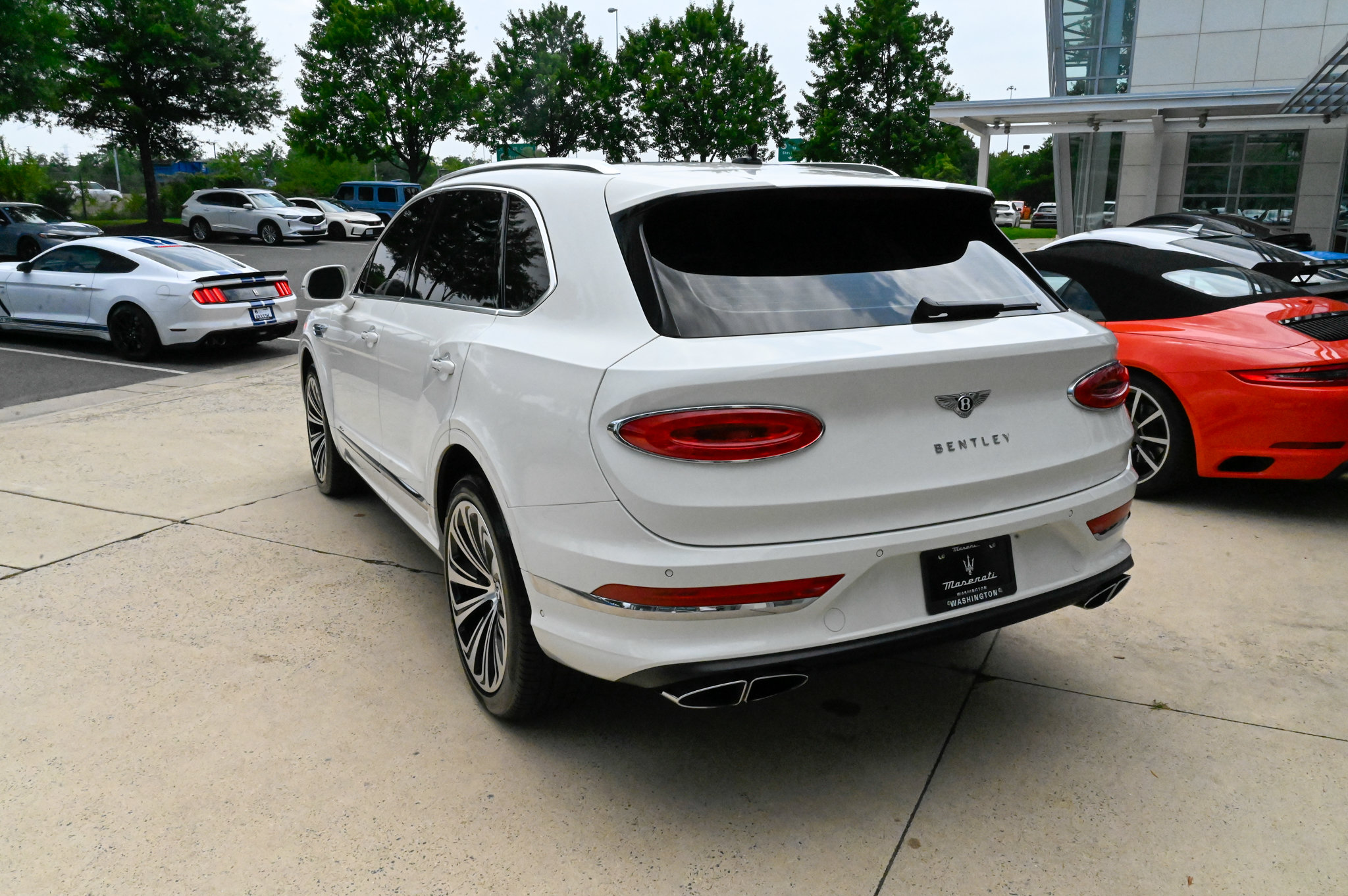 Used 2023 Bentley Bentayga AWD/4WD image 7