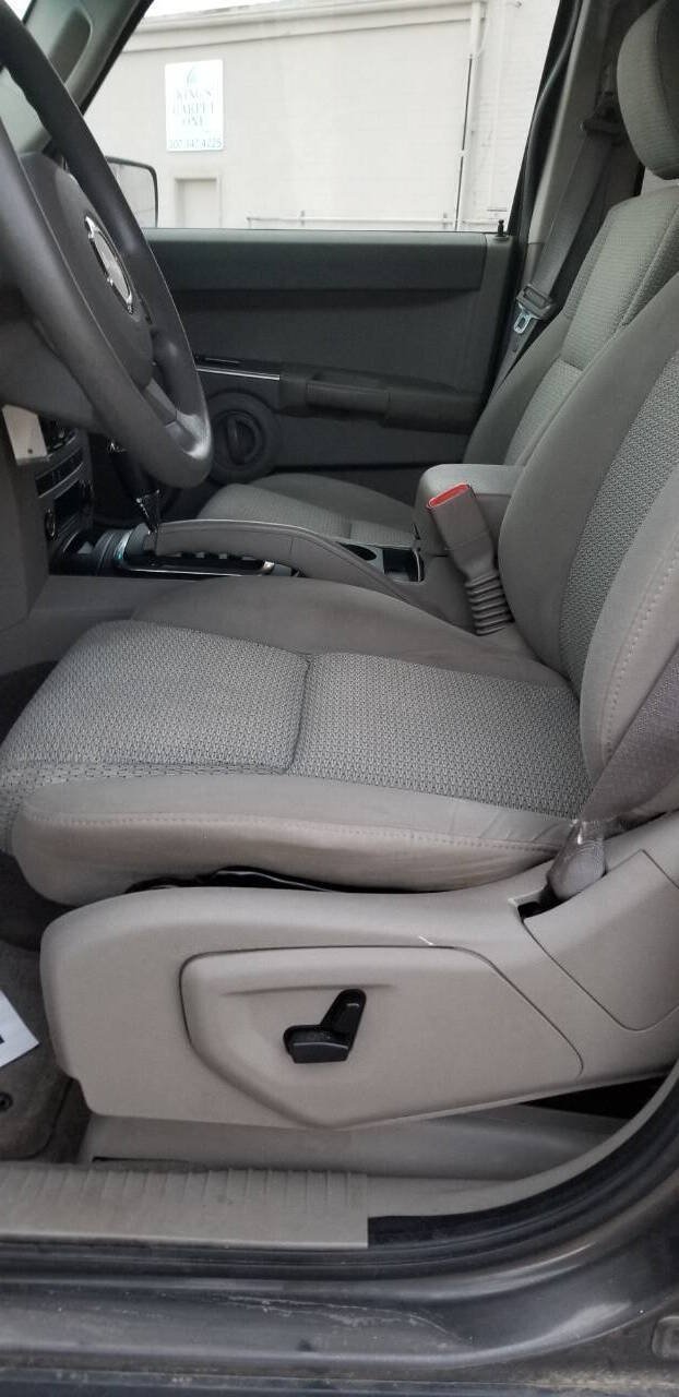 Used 2006 Jeep Commander 2WD image 6