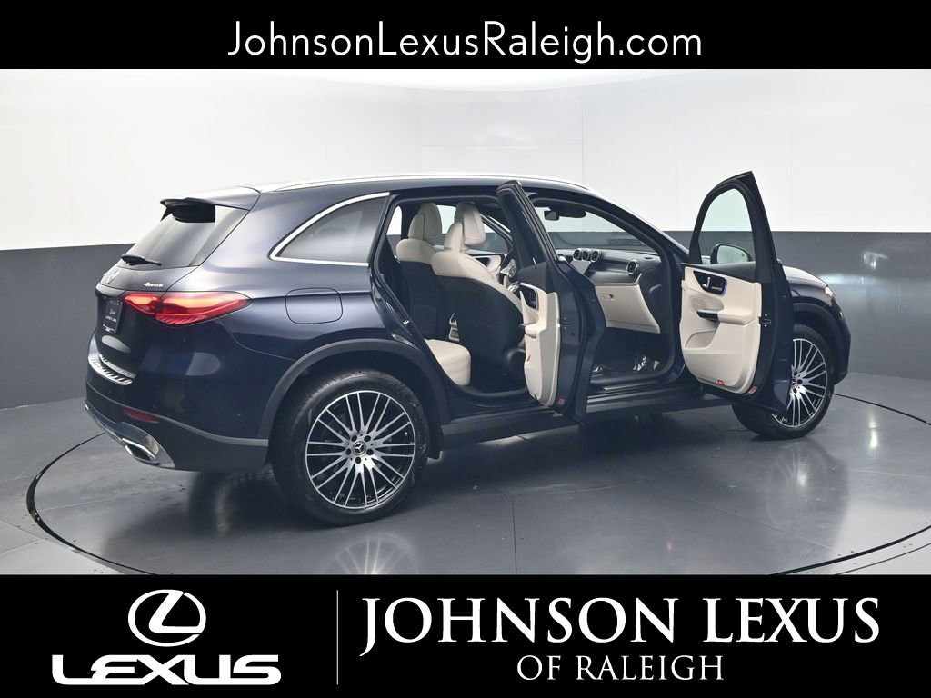 Used 2024 Mercedes-Benz GLC 300 4MATIC image 30