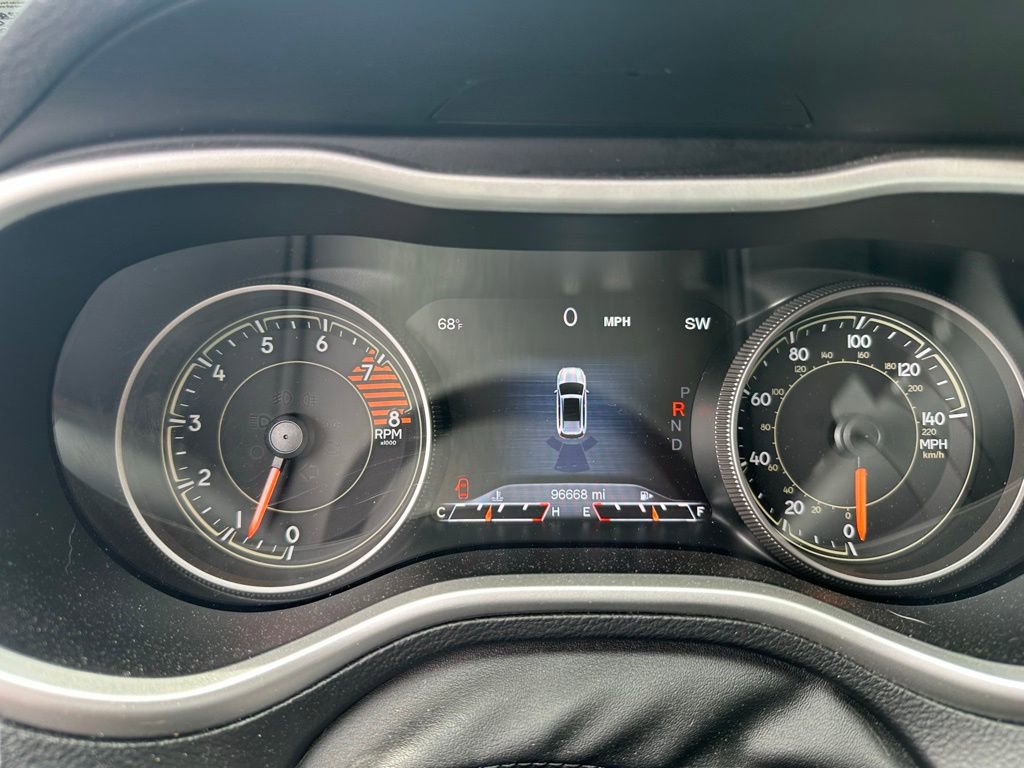 Used 2017 Jeep Cherokee Trailhawk AWD/4WD image 10